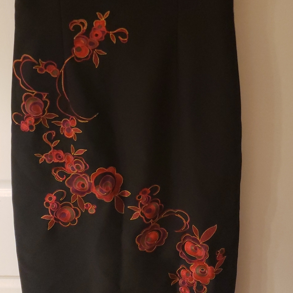 Dress - Picture 2 of 4